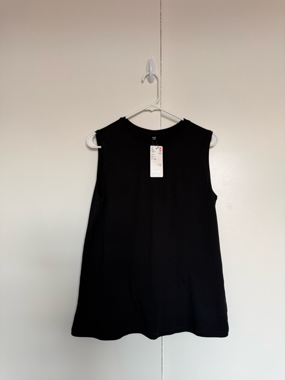 Uniqlo WOMEN COTTON SLEEVELESS T-SHIRT, Size: M, Color: Black, NWT